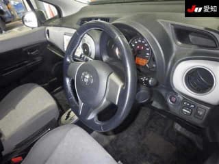 2011 TOYOTA Vitz