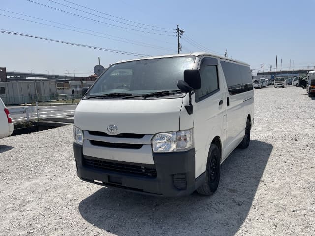 TOYOTA Regiusace Van