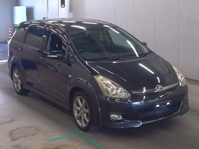 TOYOTA Wish thumbnail 4