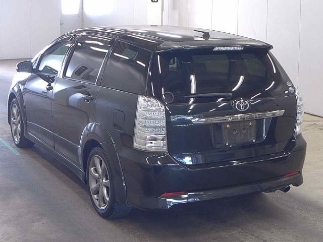 TOYOTA Wish thumbnail 5