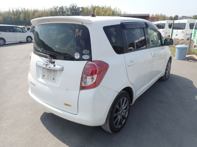 TOYOTA Ractis thumbnail 5