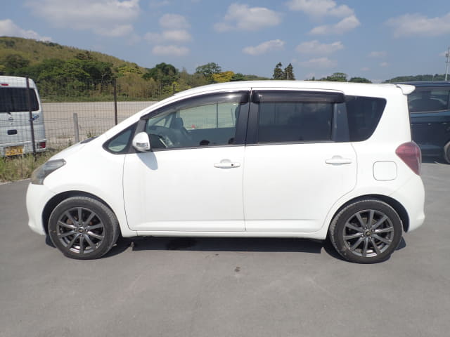 TOYOTA Ractis thumbnail 2