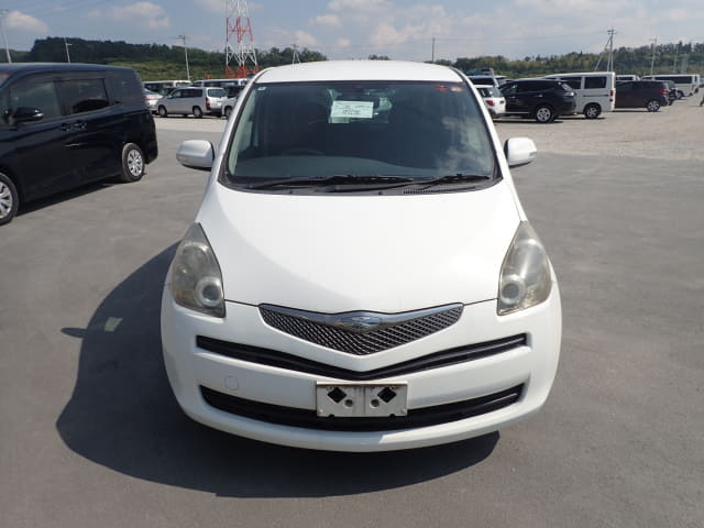 TOYOTA Ractis thumbnail 8