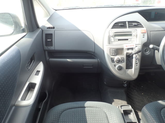TOYOTA Ractis thumbnail 32
