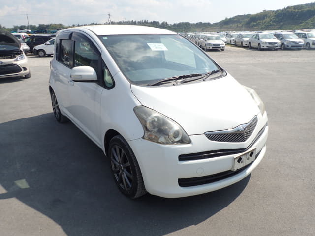 TOYOTA Ractis thumbnail 7