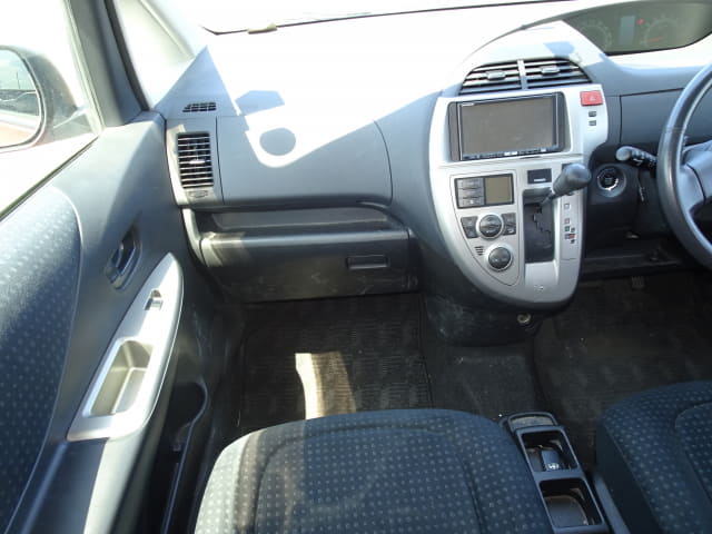 TOYOTA Ractis thumbnail 32