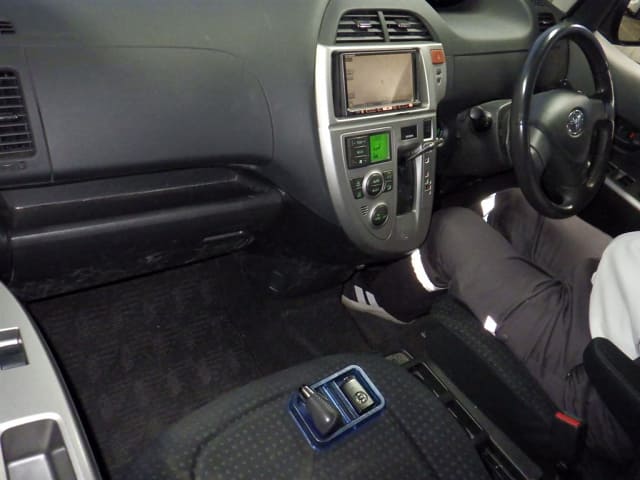 TOYOTA Ractis thumbnail 57