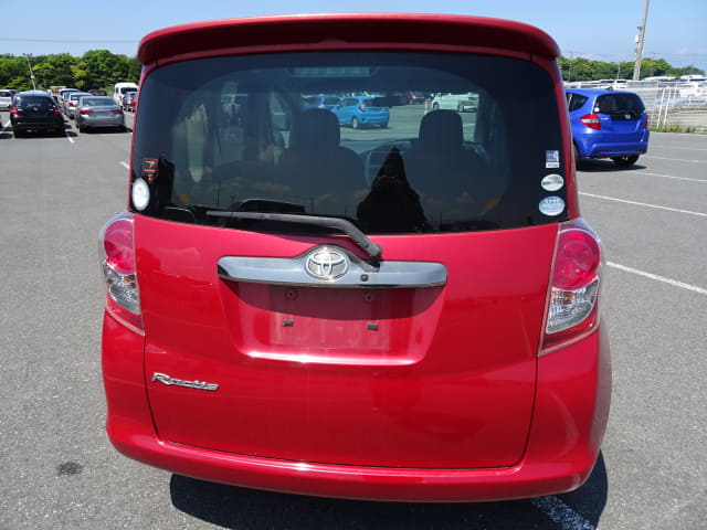 TOYOTA Ractis thumbnail 4