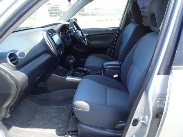 TOYOTA RAV4 thumbnail 26