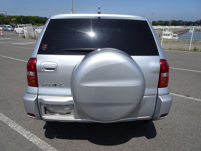 TOYOTA RAV4 thumbnail 4