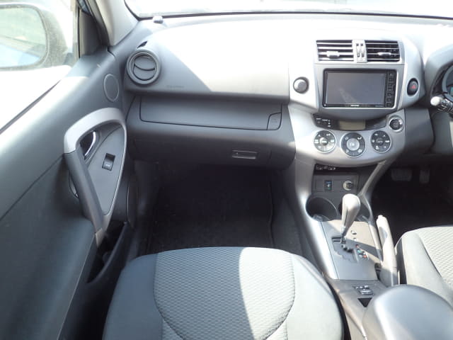TOYOTA RAV4 thumbnail 32