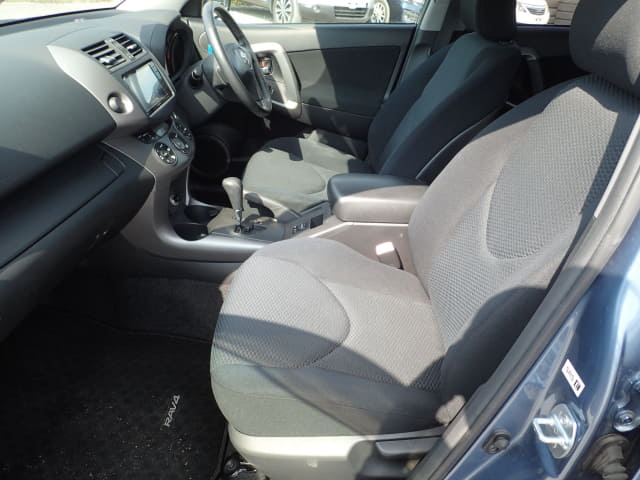 TOYOTA RAV4 thumbnail 26