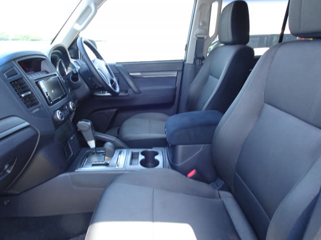 MITSUBISHI Pajero thumbnail 27
