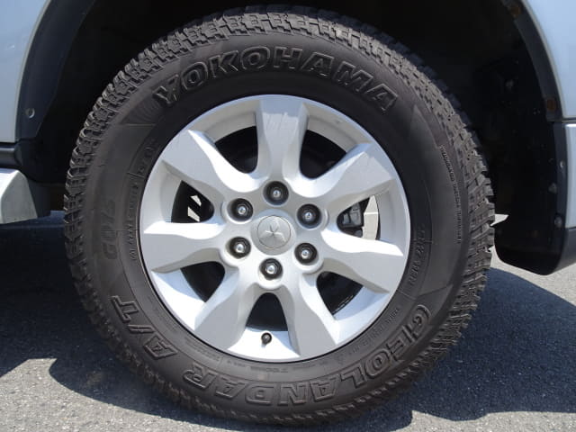 MITSUBISHI Pajero thumbnail 10