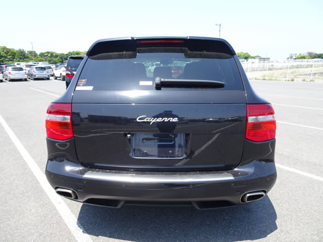 Porsche Cayenne thumbnail 4