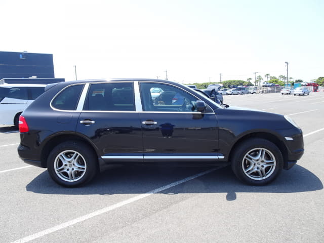 Porsche Cayenne thumbnail 6