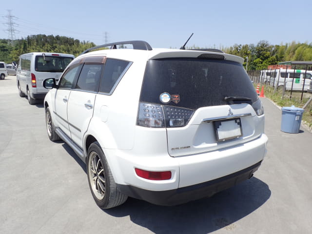 MITSUBISHI Outlander thumbnail 3