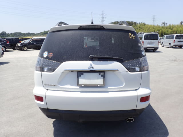 MITSUBISHI Outlander thumbnail 4