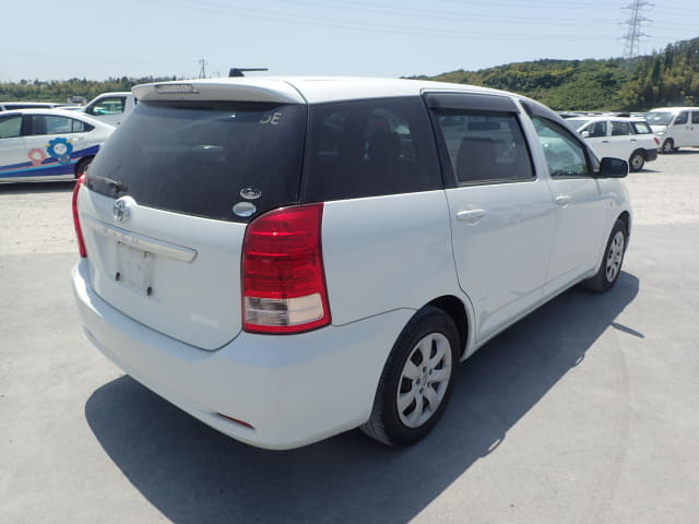 TOYOTA Wish thumbnail 5
