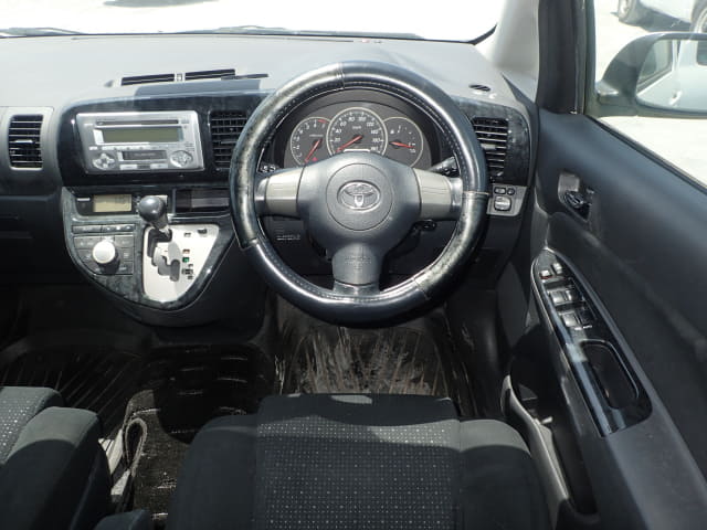 TOYOTA Wish thumbnail 33
