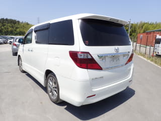 2011 TOYOTA Alphard