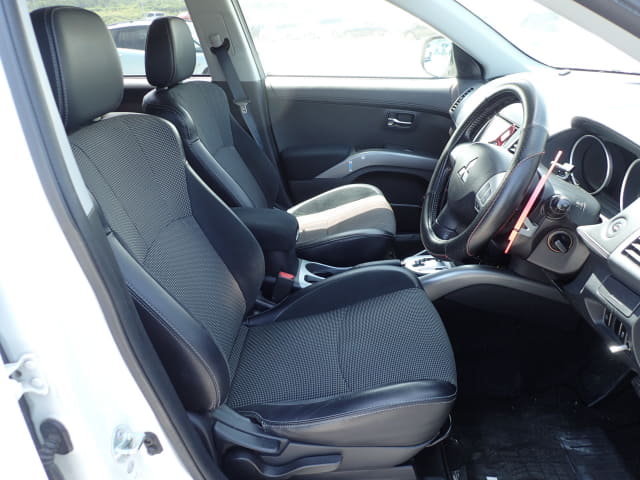 MITSUBISHI Outlander thumbnail 25