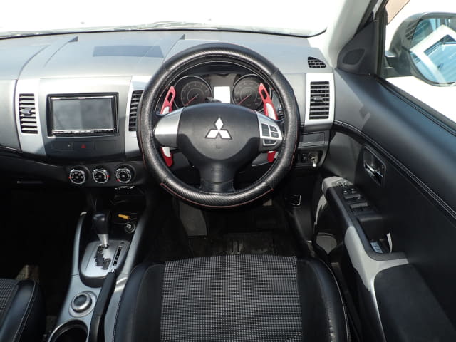 MITSUBISHI Outlander thumbnail 33