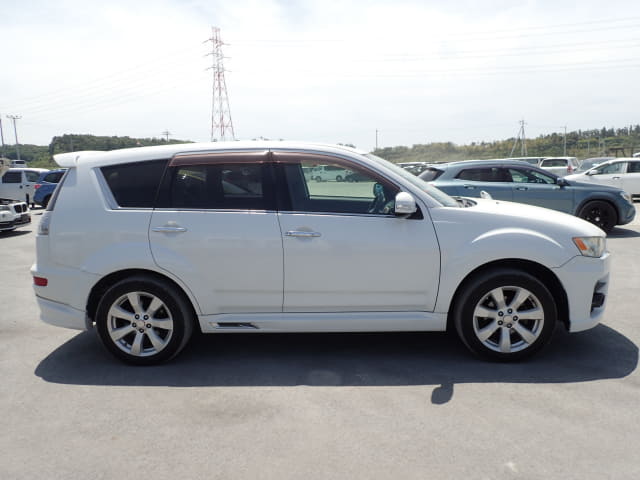 MITSUBISHI Outlander thumbnail 6