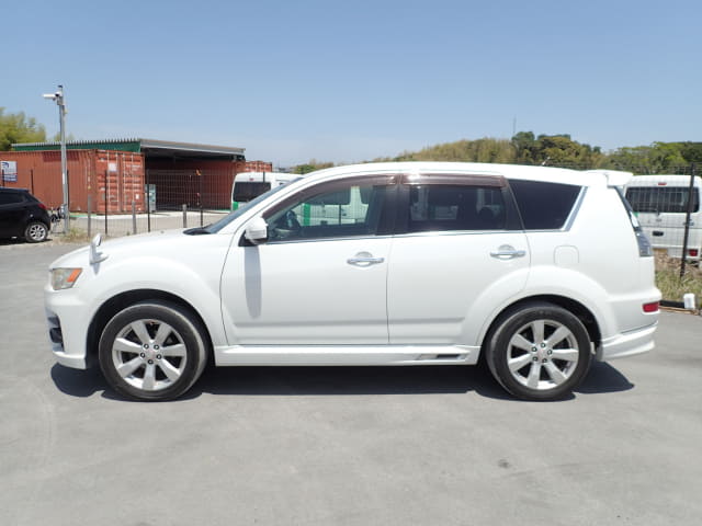 MITSUBISHI Outlander thumbnail 2