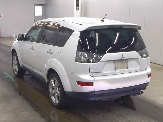 MITSUBISHI Outlander thumbnail 3
