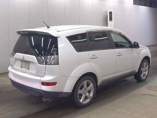 MITSUBISHI Outlander thumbnail 2