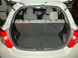 2011 TOYOTA Vitz