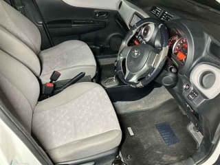 2011 TOYOTA Vitz