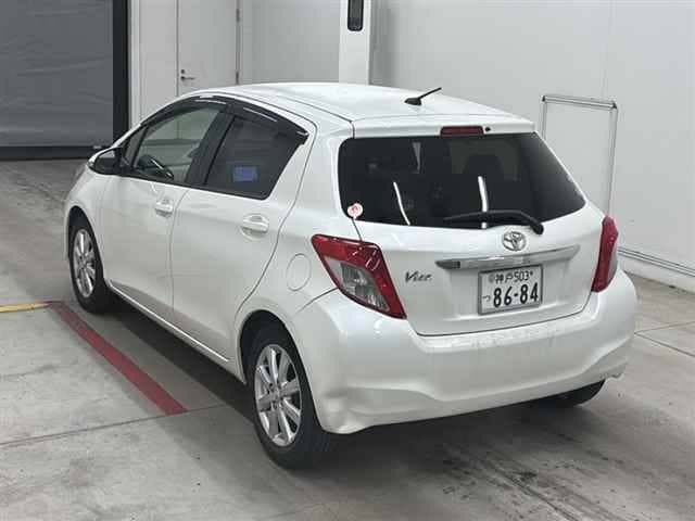 TOYOTA Vitz thumbnail 8