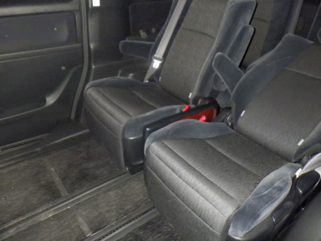 TOYOTA Alphard thumbnail 4