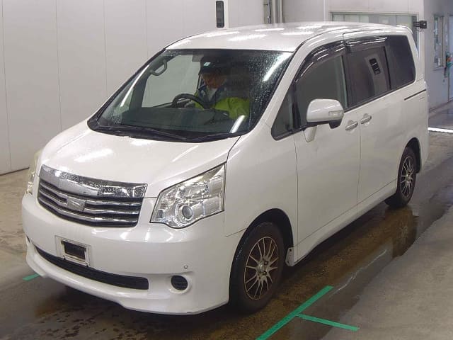 TOYOTA Noah,;