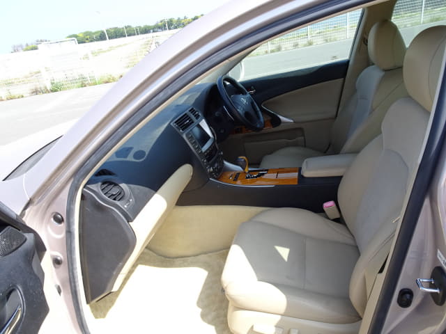 LEXUS IS thumbnail 26