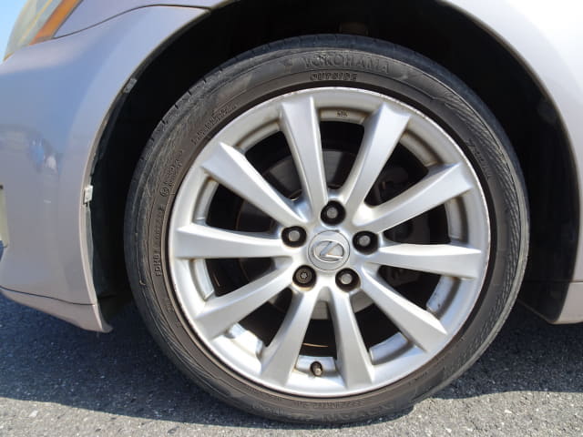LEXUS IS thumbnail 9