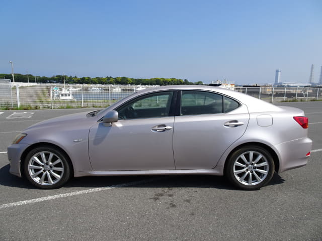 LEXUS IS thumbnail 2