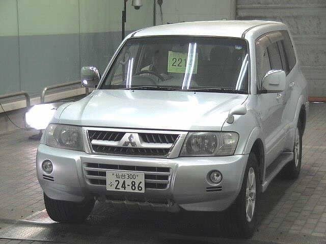 2005 MITSUBISHI Pajero