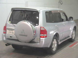 2005 MITSUBISHI Pajero