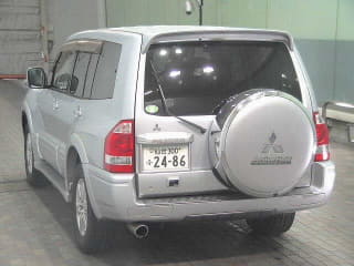 2005 MITSUBISHI Pajero