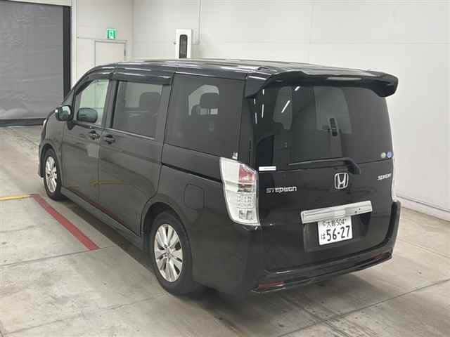 HONDA Step WGN thumbnail 2