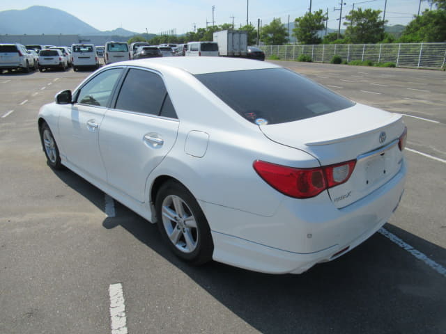 TOYOTA Mark X thumbnail 3