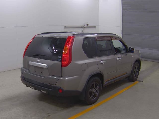 NISSAN X-Trail thumbnail 2