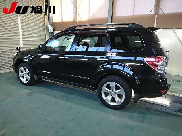 SUBARU Forester thumbnail 5