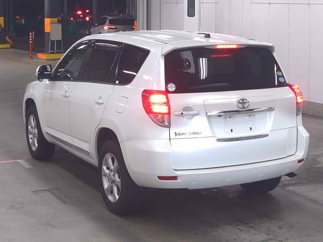 TOYOTA Vanguard thumbnail 3