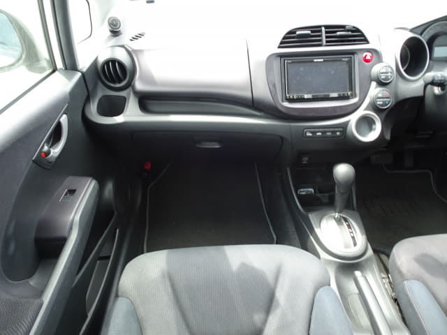 HONDA Fit thumbnail 33