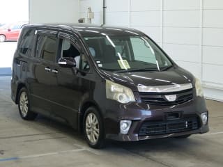 2011 TOYOTA Noah