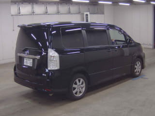 2009 TOYOTA Noah